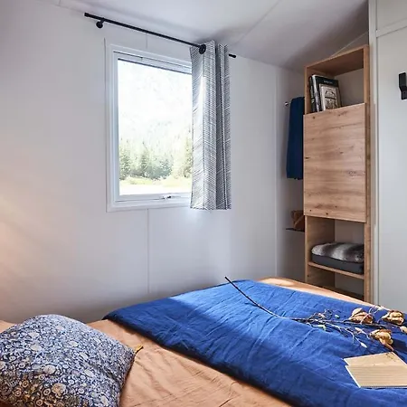 Camping Sites Et Paysages Les Pres Hauts Sisteron Room photo